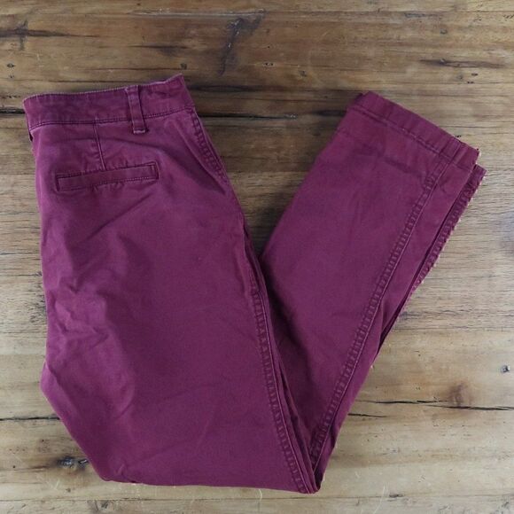 GAP FOR GOOD BURGUNDY GIRLFRIEND KHAKI SIZE 2 - Picture 1 of 8